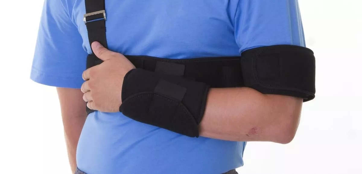 Medline Cut-Away Shoulder Immobilizers, Universal - ORT16000