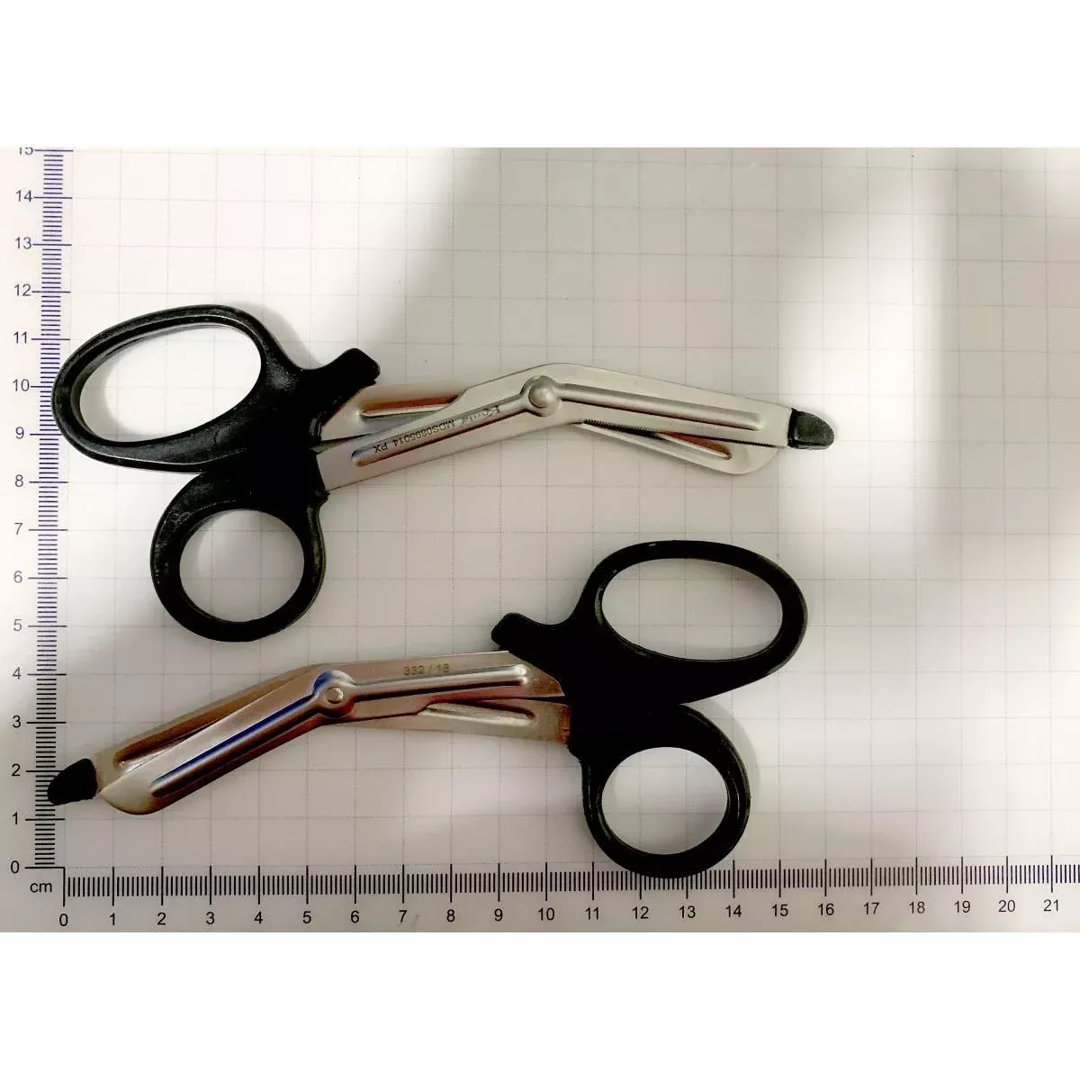 Medline Konig Universal Bandage Scissors, 5-3/4 to 7-1/2 in.
